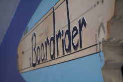 your-home-1-boardrider-wooden-sign-BOARDRIDER-BACKPACKER-WORKING-HOSTEL-CHEAP-ACCOMMODATION-COUPLE-ROOM-MANLY